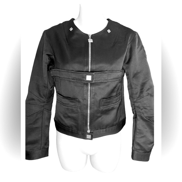 CHANEL Black Jacket 🖤2003🤍 Authenticated - Picture 2 of 16